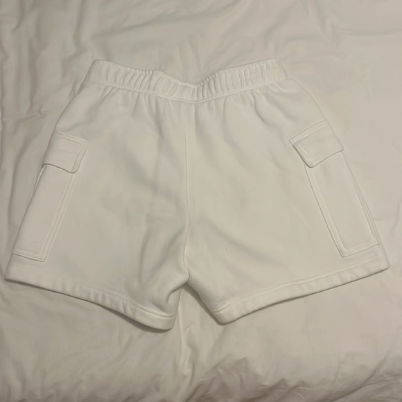 TNA Cargo Cozy Fleece Boyfriend 5” Shorts - Picture 2 of 3
